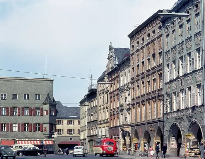 Framed Print : Max-Josefs-Platz with Mittertor Framed Print : Max-Josefs-Platz with Mittertor