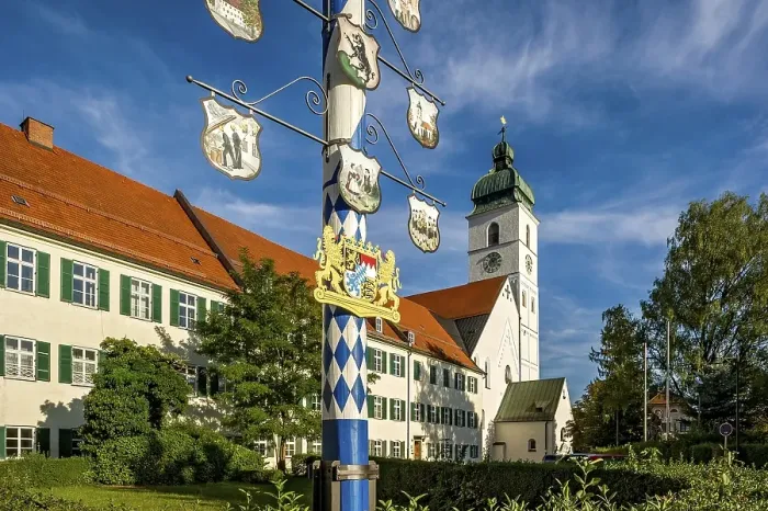 Framed Print : Maypole with guild sign and Bavarian coat of arms
