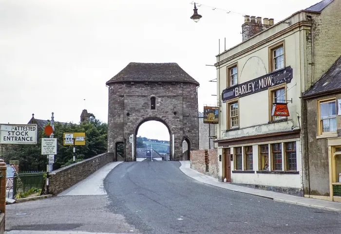 Framed Print : The medieval gatehouse of Monnow Bridge and the Barley Mow Inn, Monmouth, Monmouthshire, Wales, United Kingdom, late 1950s, Europe Framed Print : The medieval gatehouse of Monnow Bridge and the Barley Mow Inn, Monmouth, Monmouthshire, Wales, United Kingdom, late 1950s, Europe