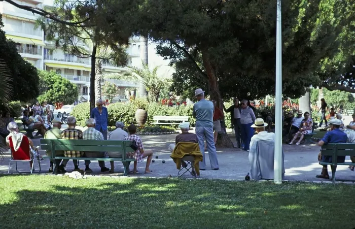 Framed Print : Men playing a game of boules in the shade of trees in a public park, Antibes, Cote d'Azur, France 1974
