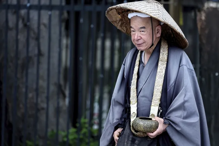 Framed Print : Mendor in traditional clothing at Meiji Shrine in Harajuku