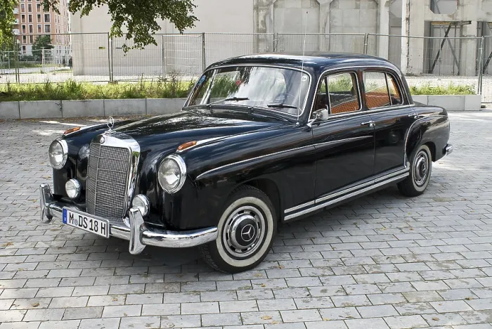 Framed Print : Mercedes 220s with special number plate for vintage cars
