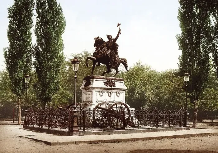 Framed Print : Michaiwoda Monument, Bukharest