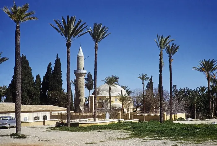 Framed Print : Minarett und Kuppel der Hala Sultan Tekke Moschee, Larnaca, Zypern 1963