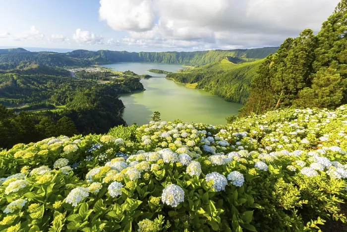 Framed Print : Miradouro da Vista do Rei. Sete Cidades Caldera
