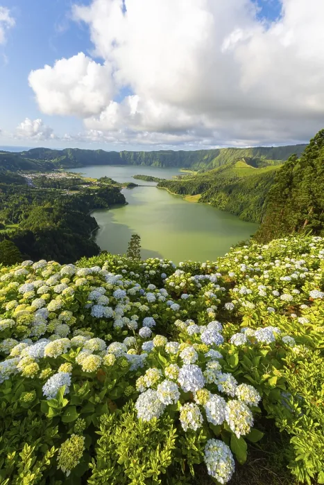 Framed Print : Miradouro da Vista do Rei. Sete Cidades Caldera Framed Print : Miradouro da Vista do Rei. Sete Cidades Caldera