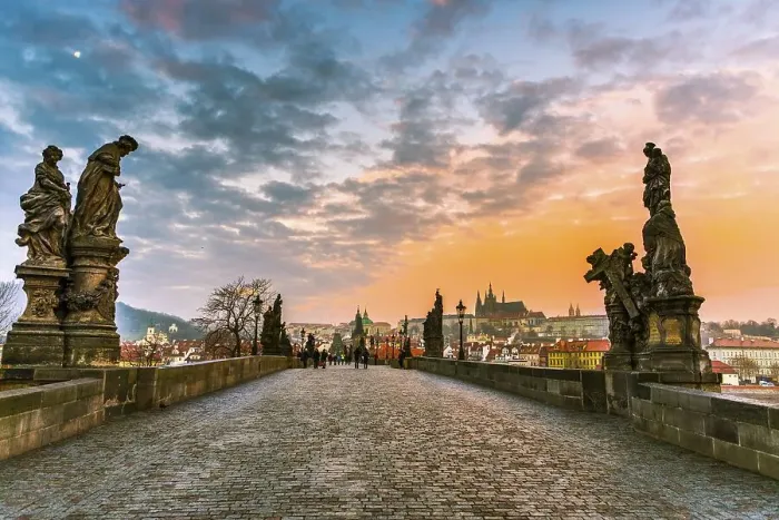 Framed Print : Moldova, Charles Bridge, St. Vitus Cathedral Framed Print : Moldova, Charles Bridge, St. Vitus Cathedral