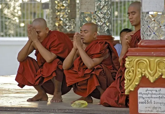 Framed Print : Monks at Shwedagonpagoda, Yangoon