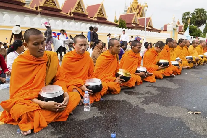 Framed Print : Monks in the streets of Phnom Penh, Cambodia, Asia Framed Print : Monks in the streets of Phnom Penh, Cambodia, Asia