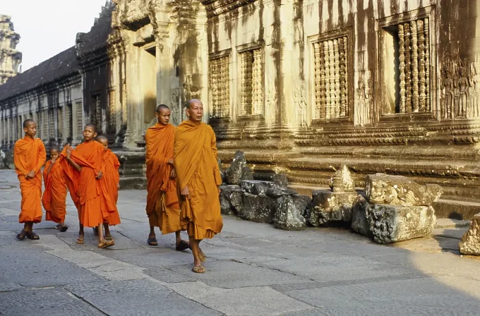 Framed Print : Monks visiting Angkor Wat, Siem Reap