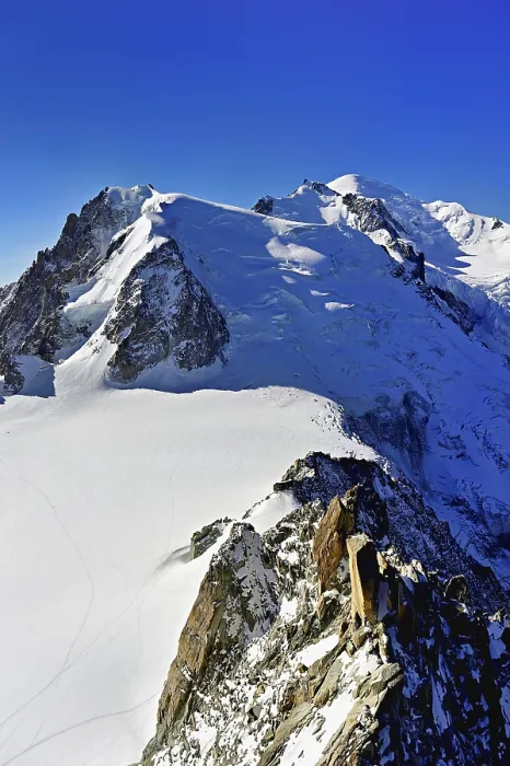Framed Print : Mont Blanc du Tacul covered with snow from left Framed Print : Mont Blanc du Tacul covered with snow from left