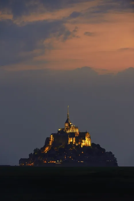 Framed Print : Mont-Saint-Michel at dusk, Benedictine monastery Framed Print : Mont-Saint-Michel at dusk, Benedictine monastery