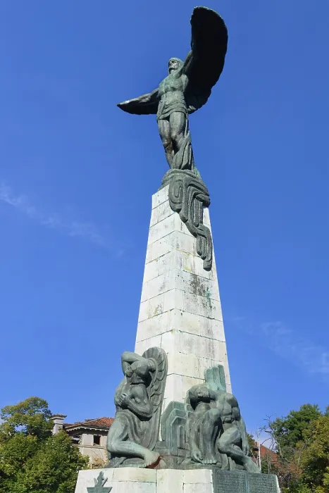 Framed Print : Monument to the Heroes of the Air
