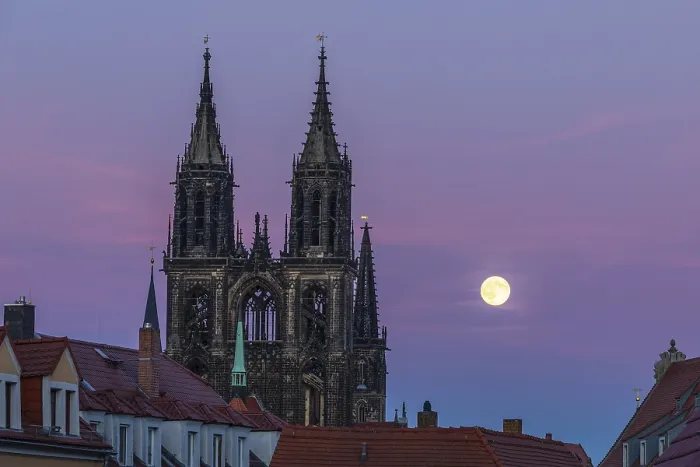 Framed Print : Full moon next to the cathedral towers at blue hour in Meissen Framed Print : Full moon next to the cathedral towers at blue hour in Meissen