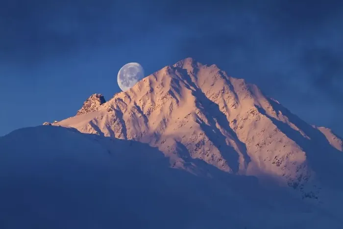 Framed Print : Moon at dawn with fog behind Rosskogel Mountain Framed Print : Moon at dawn with fog behind Rosskogel Mountain