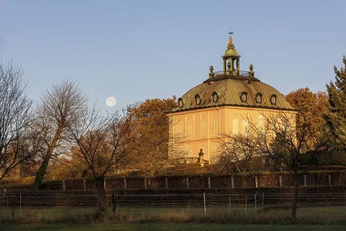 Framed Print : Full moon over the pheasant castle in Moritzburg at sunrise Framed Print : Full moon over the pheasant castle in Moritzburg at sunrise