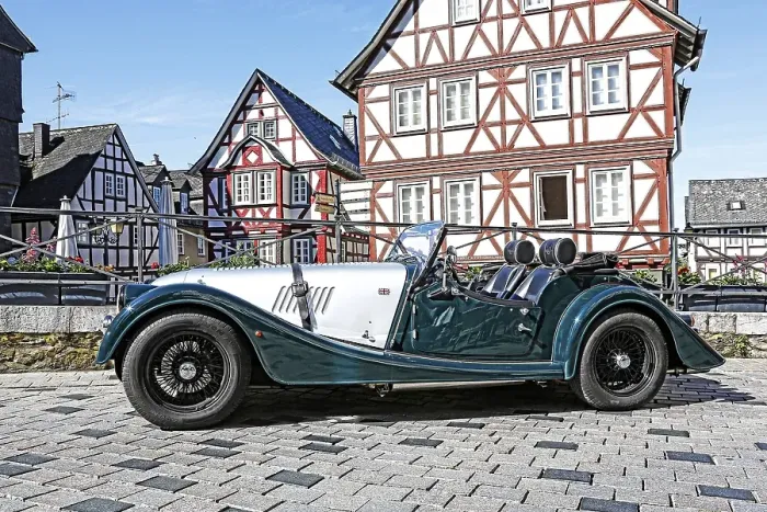 Framed Print : Morgan Roadster Brooklands Edition Framed Print : Morgan Roadster Brooklands Edition