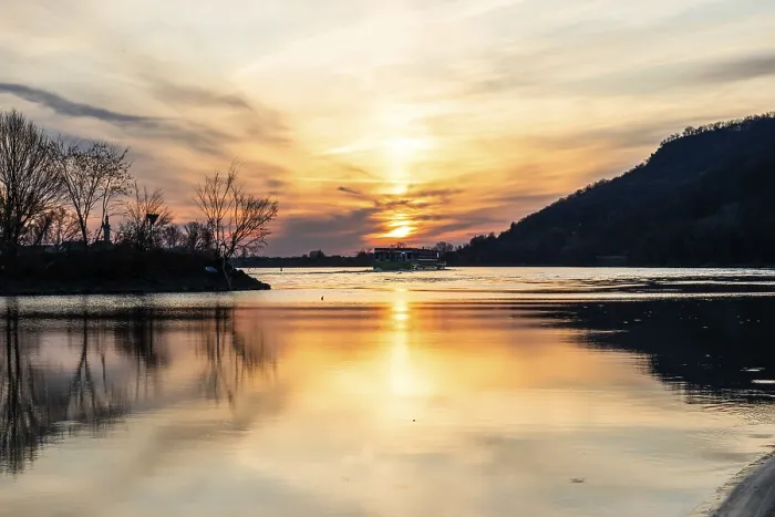 Framed Print : Morning atmosphere on the river