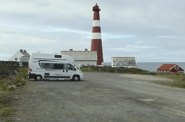 Framed Print : Motorhome in front of Gamvik lighthouse
