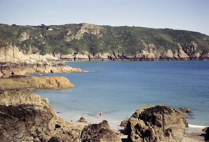 Framed Print : Moulin Houet Bay, Guernsey, Kanalinsel, Grossbritannien, Juni 1974, Europe Framed Print : Moulin Houet Bay, Guernsey, Kanalinsel, Grossbritannien, Juni 1974, Europe