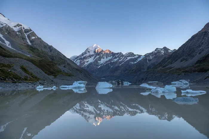 Framed Print : Mount Cook in morning light, sunrise Framed Print : Mount Cook in morning light, sunrise