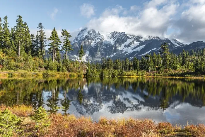 Framed Print : Mount Mt. Shuksan with reflection in Picture Lake Framed Print : Mount Mt. Shuksan with reflection in Picture Lake