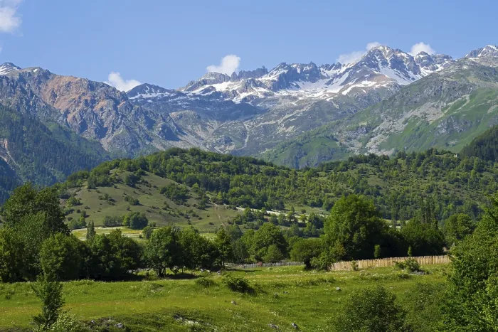 Framed Print : Mountain landscape with snow-capped peaks