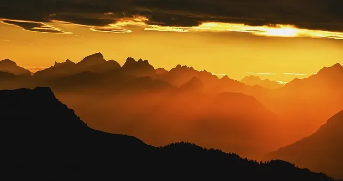 Framed Print : Mountain ranges in the morning light