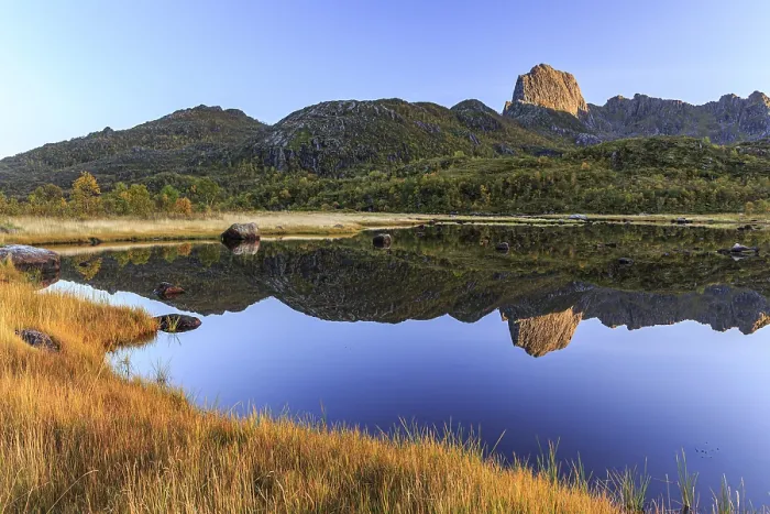 Framed Print : Mountain reflected in lake, autumn Framed Print : Mountain reflected in lake, autumn