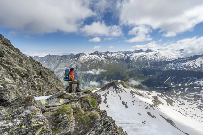 Framed Print : Mountaineer at the Schoenbichler Scharte