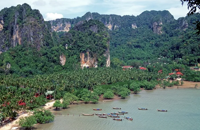 Framed Print : Mountains, sea, beach, boats, view of Railay East from the viewpoint Framed Print : Mountains, sea, beach, boats, view of Railay East from the viewpoint