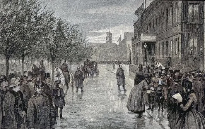 Framed Print : Mourning in front of the Imperial Palace in Berlin