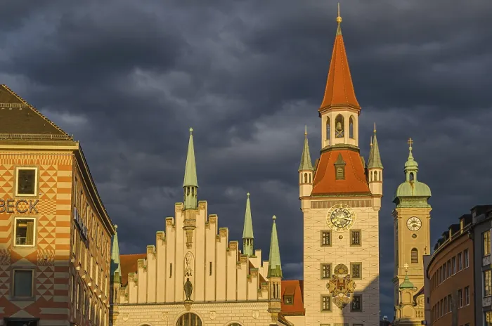 Framed Print : MUNCHEN, GERMANY - JULY 25, 2015: Sunset view of Marienplatz central square with the Old Town Hall