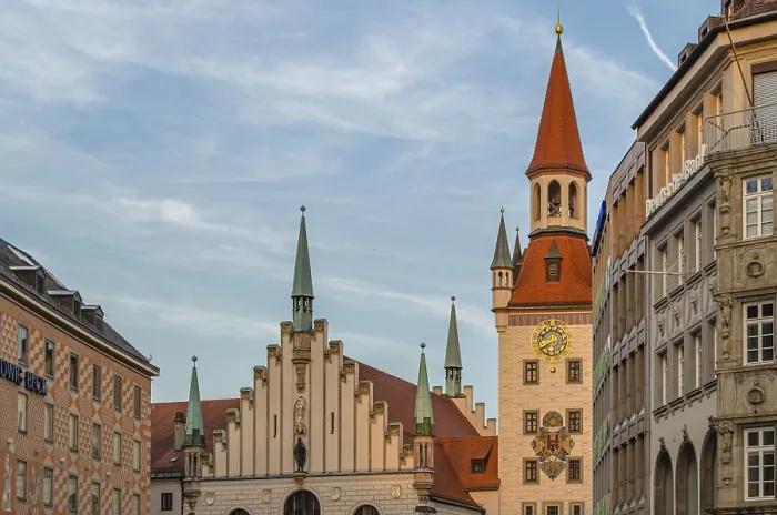 Framed Print : MUNCHEN, GERMANY - JULY 4, 2015: The Old Town Hall Framed Print : MUNCHEN, GERMANY - JULY 4, 2015: The Old Town Hall