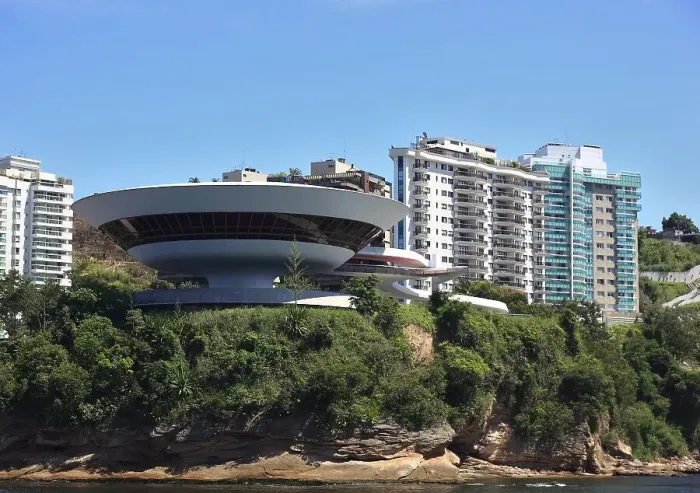 Framed Print : Museu de Arte Contemporanea de Niteroi