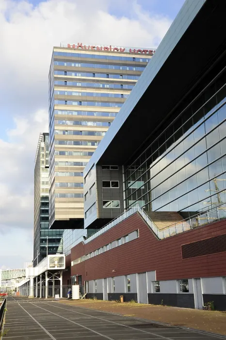 Framed Print : Music Building, Het Muziekgebouw aan het Ij