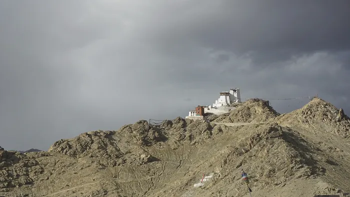 Framed Print : Namgyal Tsemo Buddhist monastery in Leh perched on a rocky hill under impending clouds