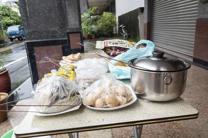 Framed Print : Nantou, Taiwan - August 15th, 2019: Taiwanese people put pork