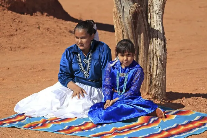 Framed Print : Navajo Indian, mother and daughter Framed Print : Navajo Indian, mother and daughter