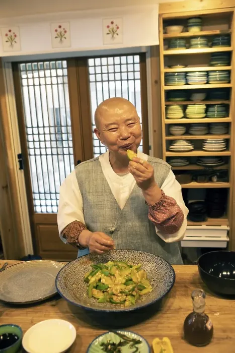 Framed Print : Netflix star cooking nun Jeong Kwan Framed Print : Netflix star cooking nun Jeong Kwan