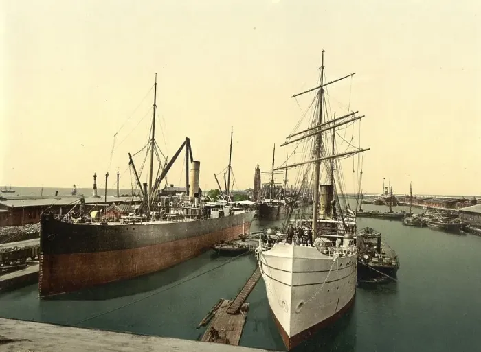 Framed Print : The new harbour and the lighthouse in Bremerhaven