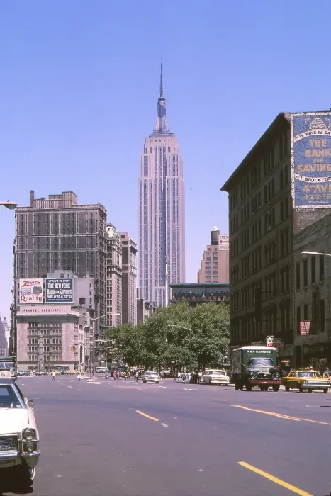 Framed Print : New York in 1966, Manhattan, Empire State Building seen from Madison Square Framed Print : New York in 1966, Manhattan, Empire State Building seen from Madison Square