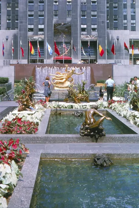 Framed Print : New York in 1966, Manhattan, Rockefeller Centre, Lower Plaza