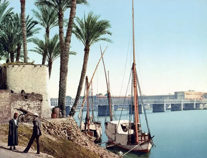 Framed Print : The Nile Bridge and English Barracks Framed Print : The Nile Bridge and English Barracks