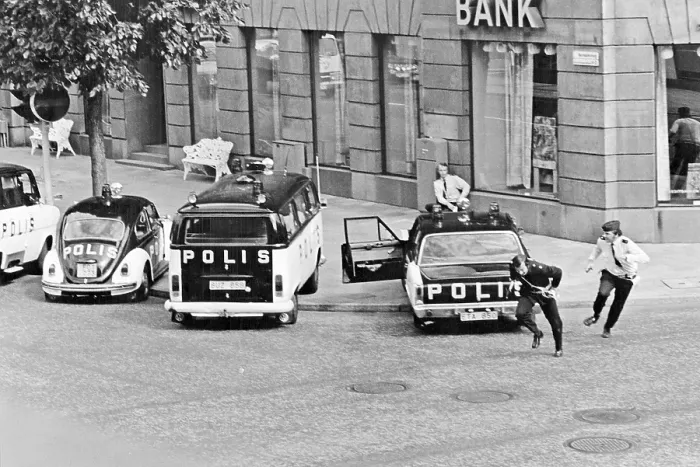 Framed Print : The Norrmalmstorg robbery 23-28 august 1973 Framed Print : The Norrmalmstorg robbery 23-28 august 1973