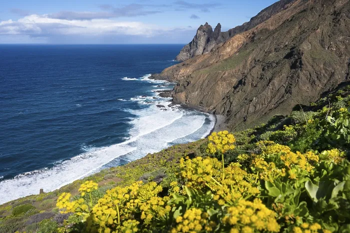 Framed Print : The north-west coast of La Gomera with the Playa de Arguamul beach