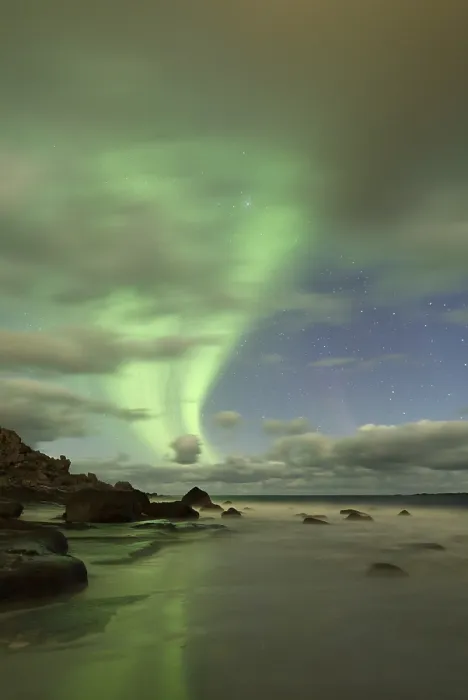 Framed Print : Northern Lights, Aurora Borealis above the beach of Utakleiv