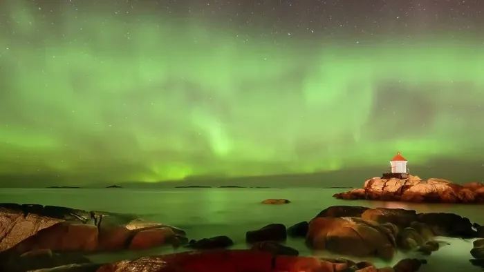 Framed Print : Northern Lights (Aurora borealis) above lighthouse Framed Print : Northern Lights (Aurora borealis) above lighthouse