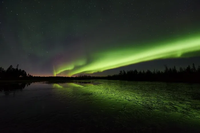 Framed Print : Northern Lights (Aurora borealis) reflected in the Taerendoeaelven