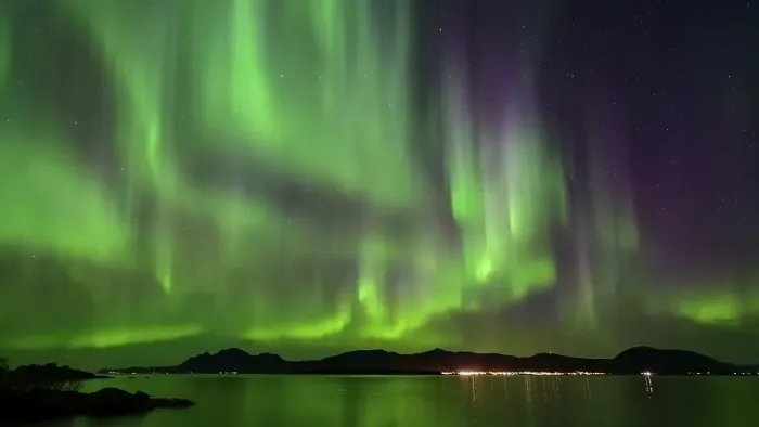 Framed Print : Northern Lights on the coast (Aurora borealis) Framed Print : Northern Lights on the coast (Aurora borealis)